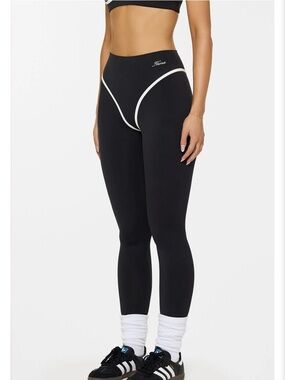 NAMA NWT Body Butter™ Contour Leggings